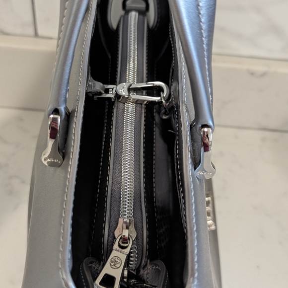 NWOT Silver Longchamp Honore Handbag - Picture 5 of 14